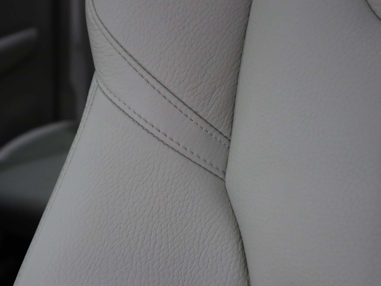 Used 2025 Volvo XC90 T8 Plus w/ Protection Package Premier AWD/4WD image 23
