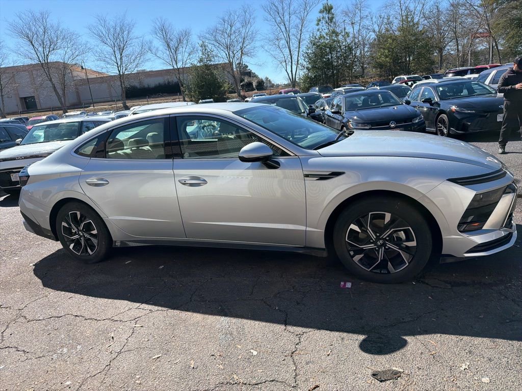 Used 2025 Hyundai Sonata SEL image 4