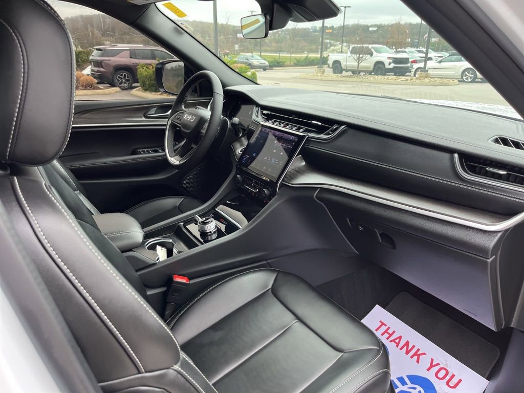 New 2025 Jeep Grand Cherokee L Limited image 32