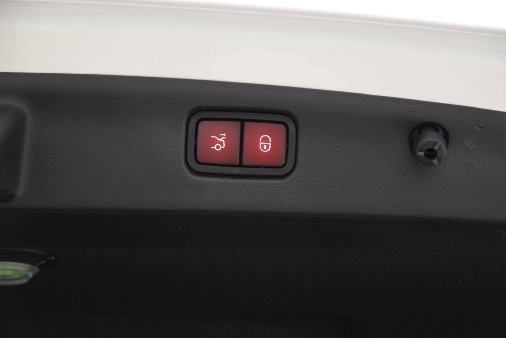 Used 2023 Mercedes-Benz C 300 Sedan image 31