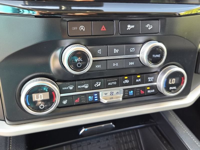 Used 2024 Ford Expedition XLT AWD/4WD image 21