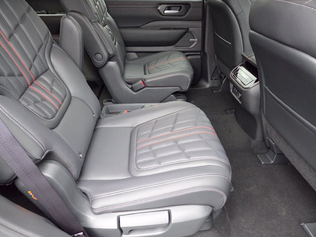 New 2026 Nissan Armada PRO-4X w/ Captain's Chari Seat Package AWD/4WD image 30