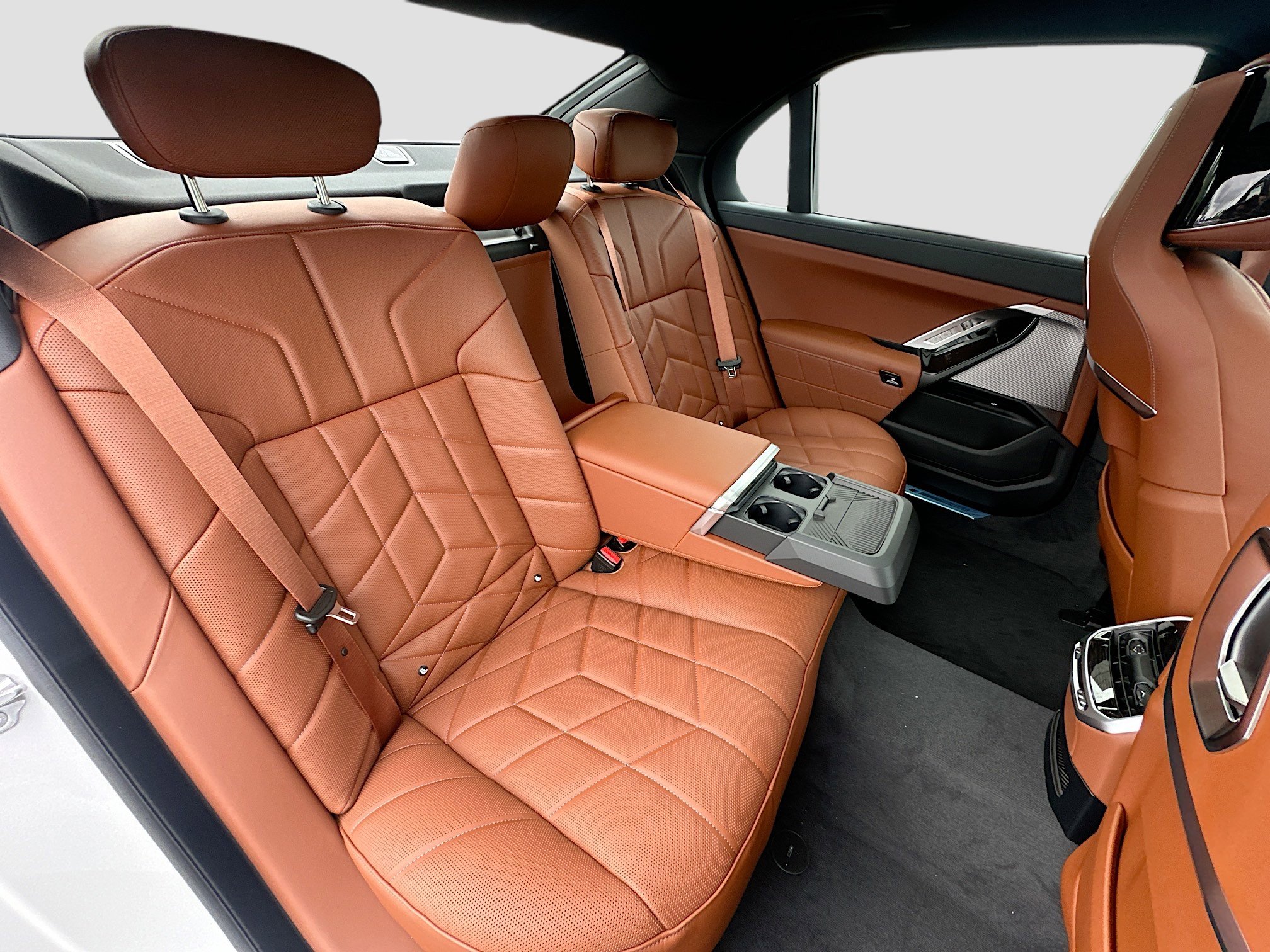 New 2026 BMW 750e xDrive image 22