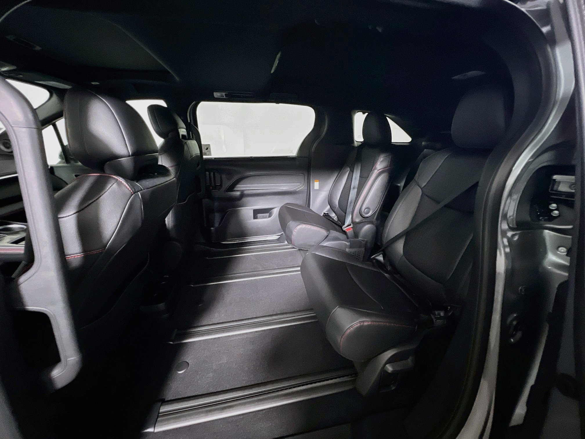 New 2026 Toyota Sienna XSE FWD image 28