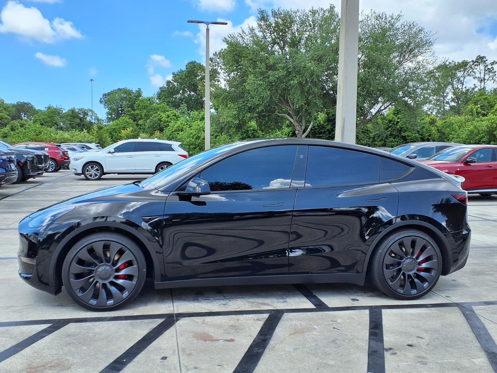 Used 2025 Tesla Model Y Performance AWD/4WD image 2