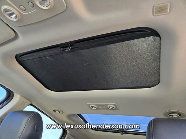 Used 2016 Chevrolet Traverse LTZ FWD image 11