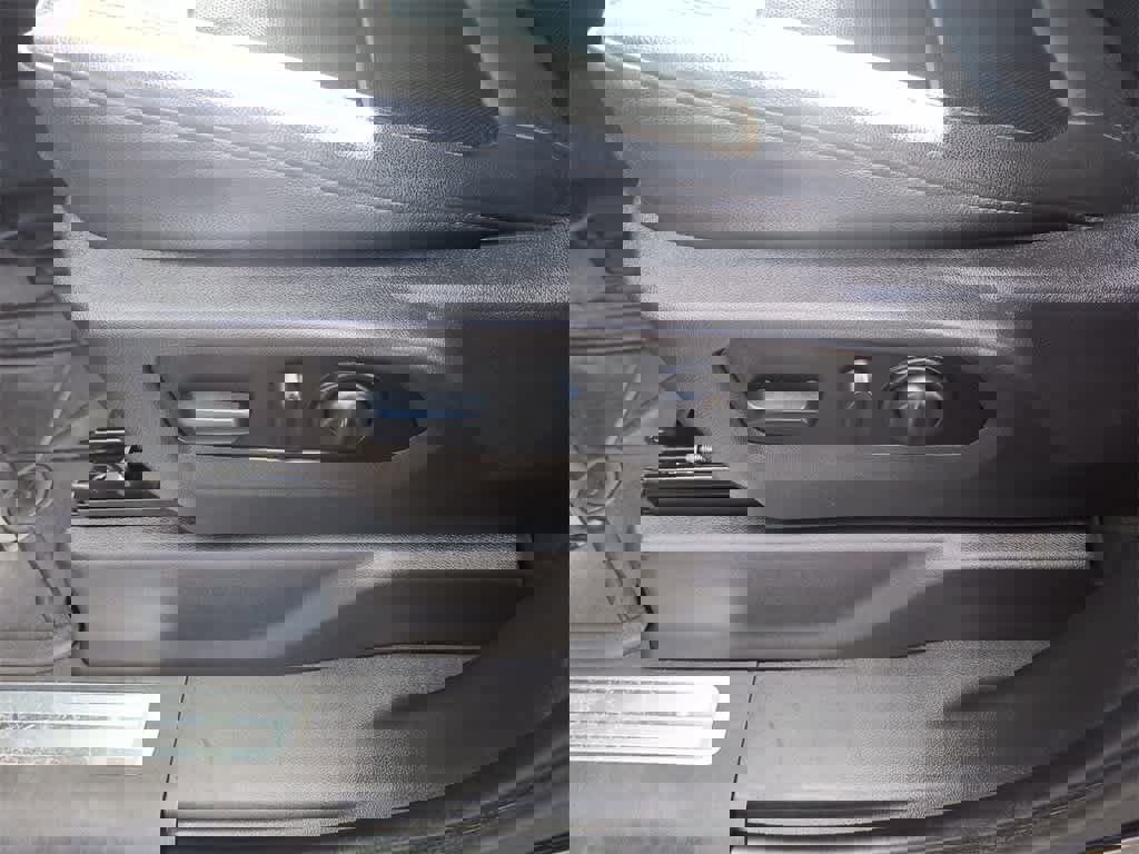 Used 2022 Chevrolet Silverado 3500 LTZ w/ LTZ Plus Package image 12