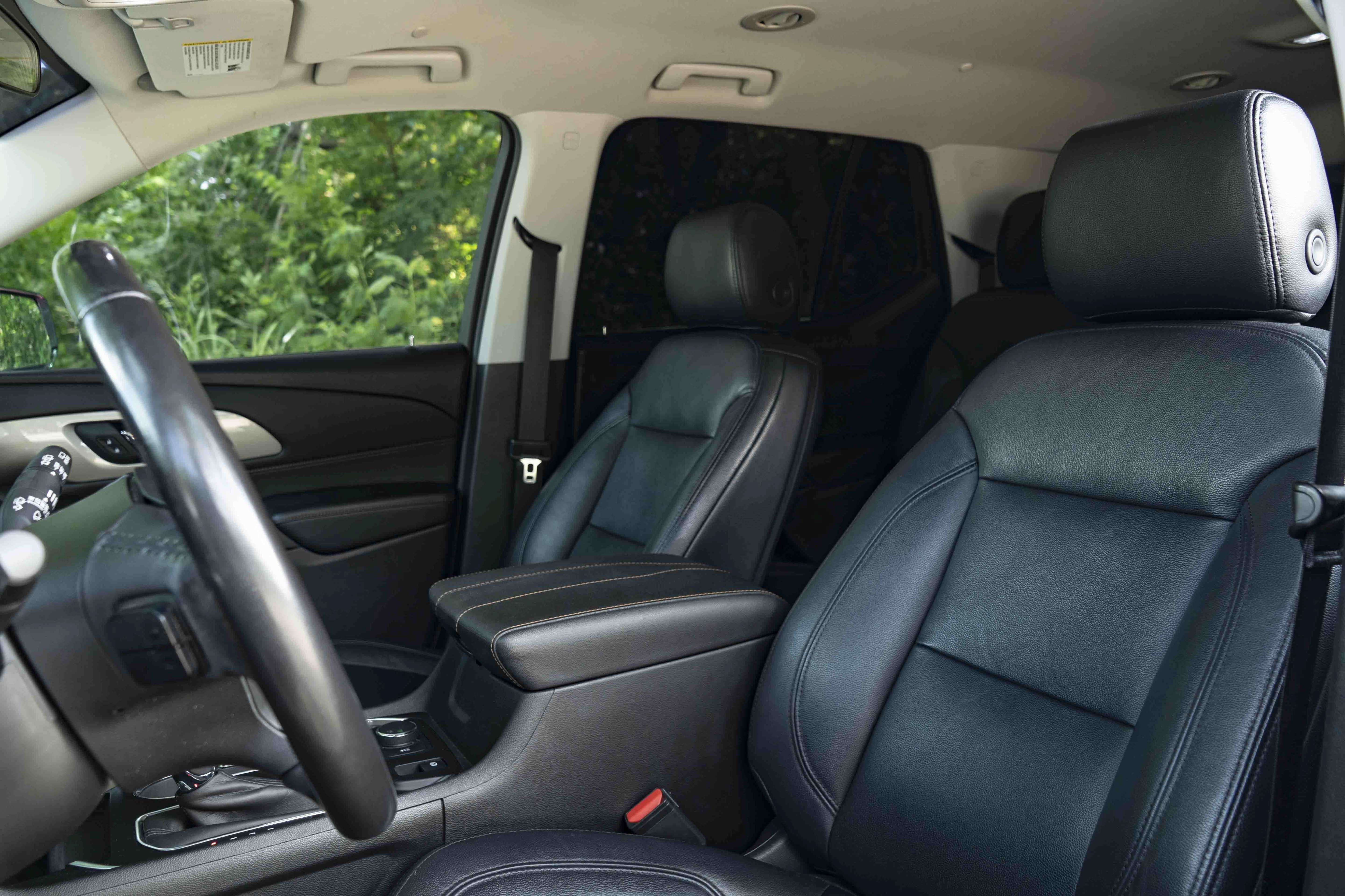 Used 2019 Chevrolet Traverse LT FWD image 17