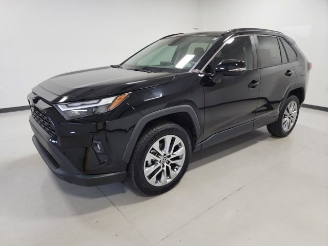 Used 2024 Toyota RAV4 XLE Premium image 9