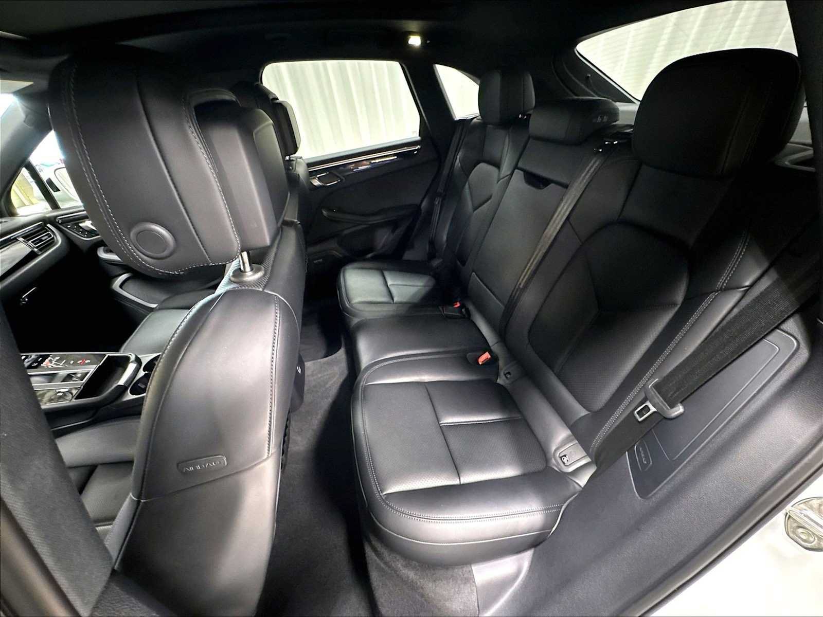 Used 2026 Porsche Macan AWD/4WD image 30