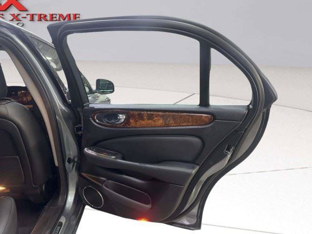 Used 2008 Jaguar XJ8 RWD image 32
