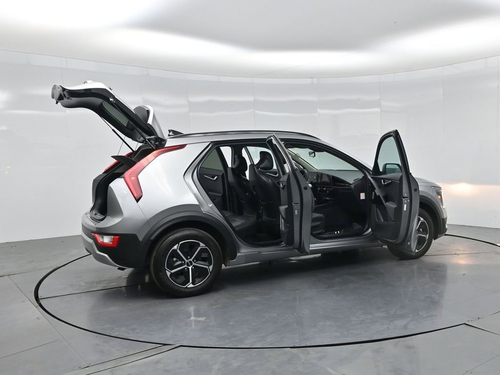 Used 2024 Kia Niro EX FWD image 4