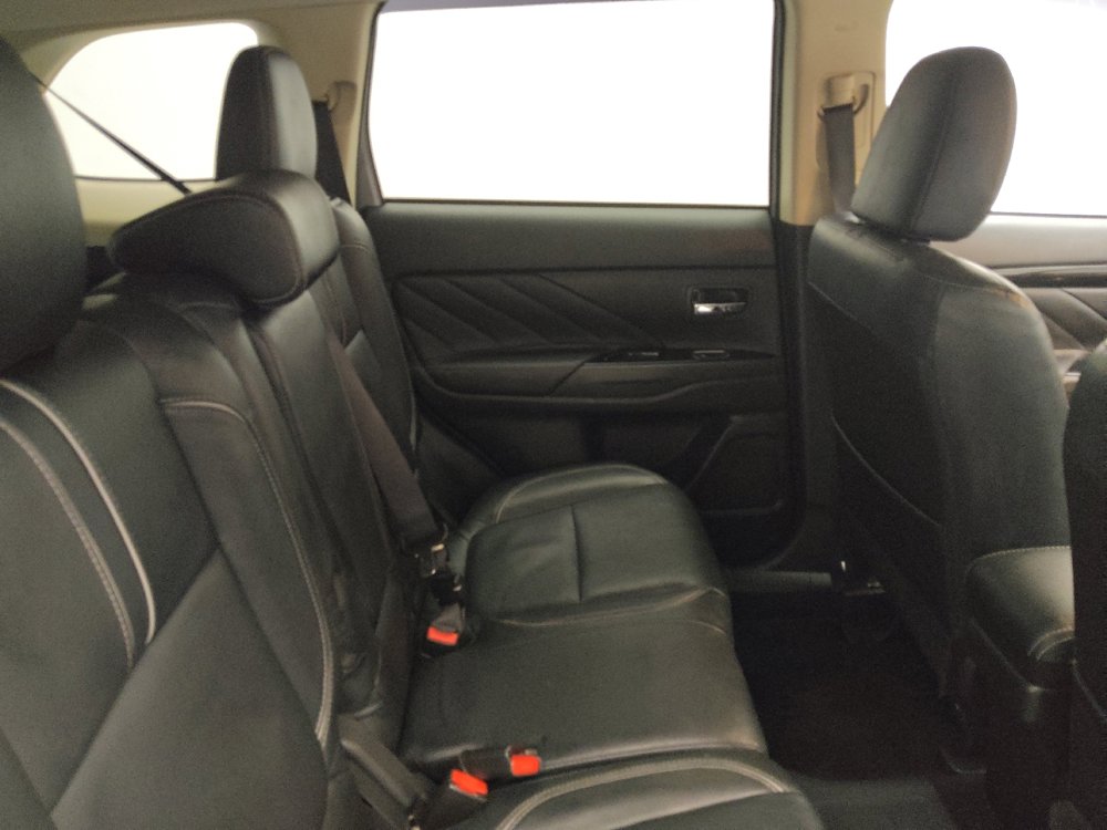Used 2018 Mitsubishi Outlander SEL image 19