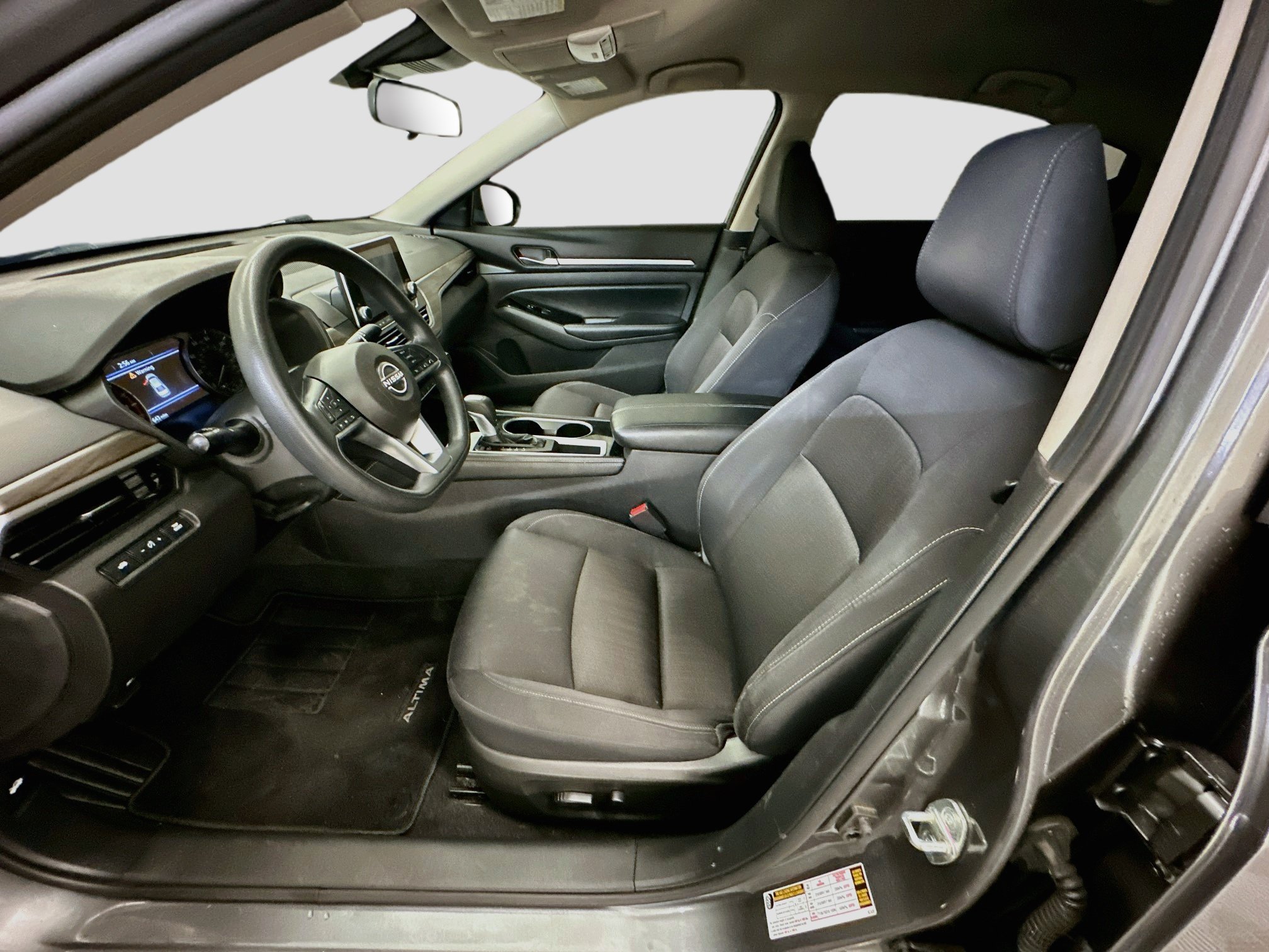 Used 2023 Nissan Altima 2.5 SV FWD image 13