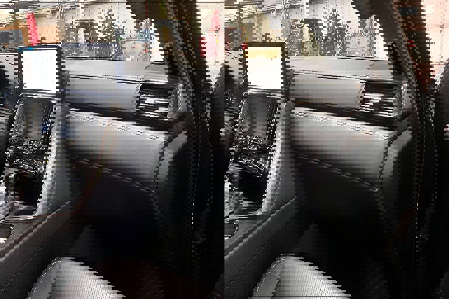 Used 2025 Lexus LX 600 4WD w/ Luxury Package image 17