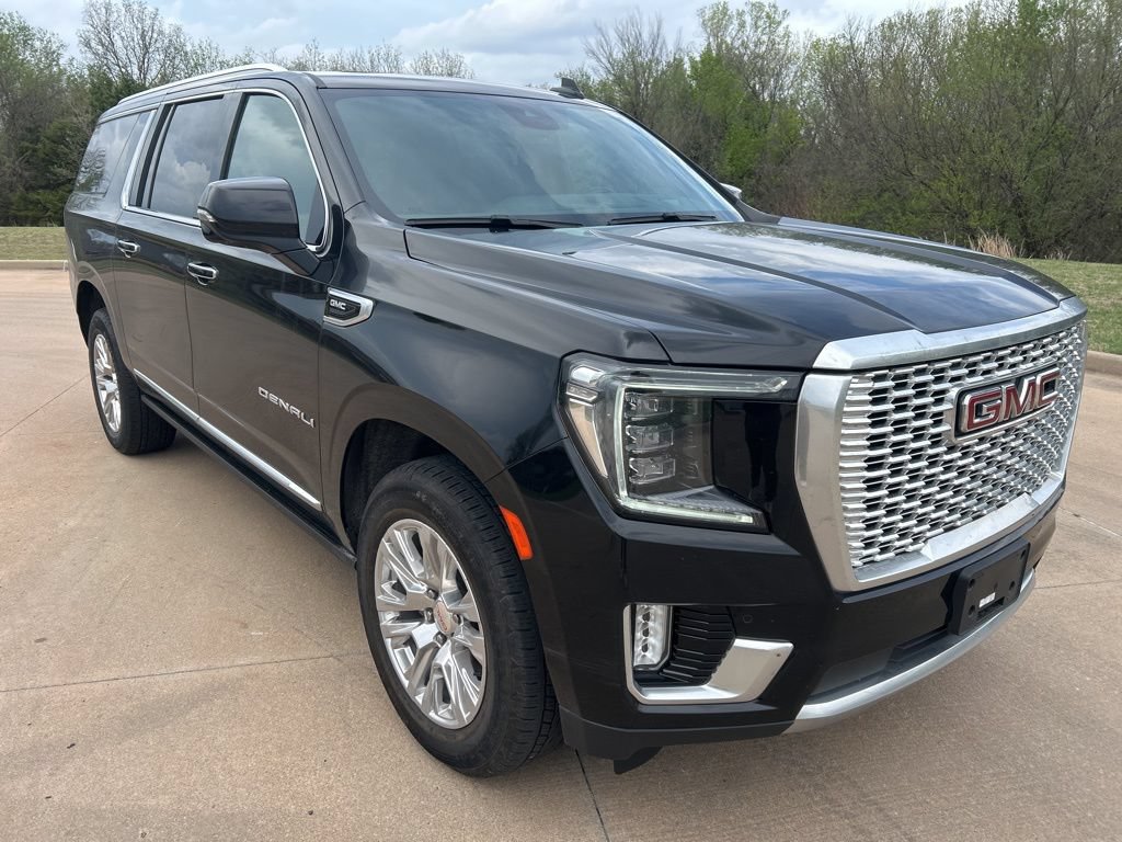 Used 2024 GMC Yukon XL Denali AWD/4WD image 4