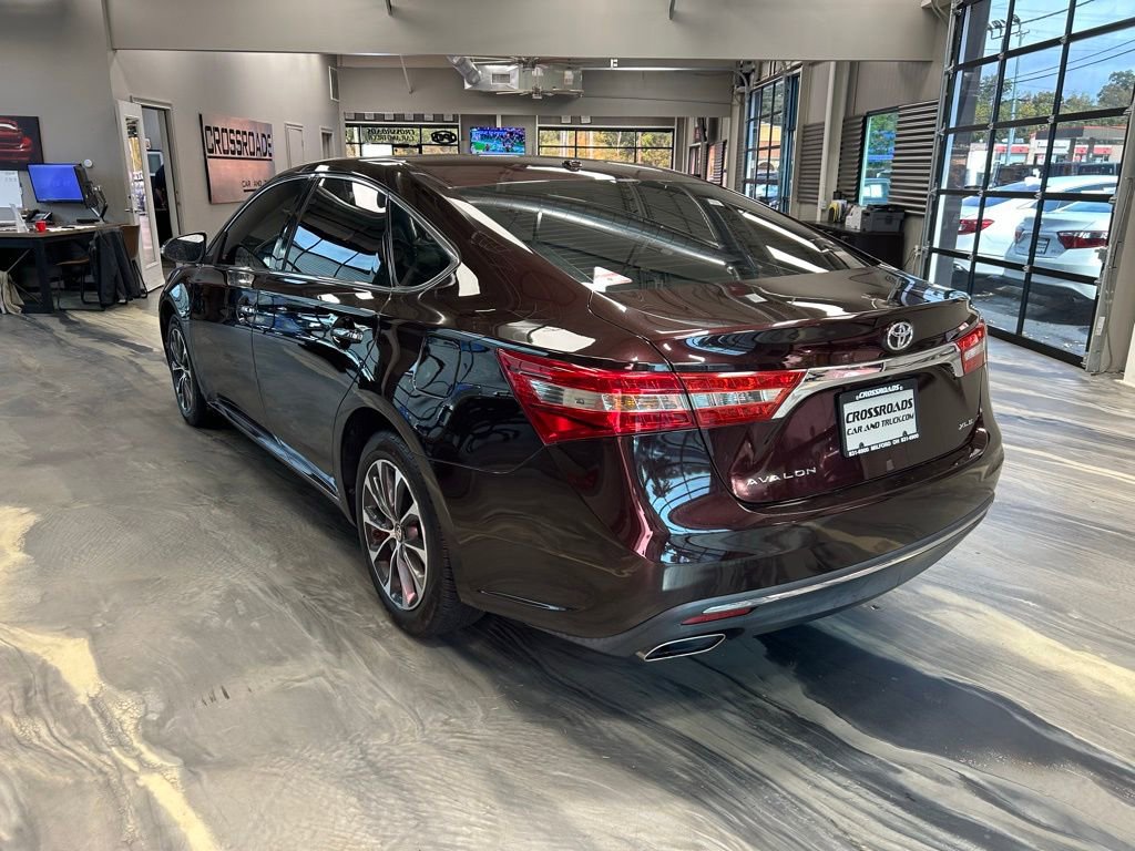 Used 2018 Toyota Avalon XLE image 32