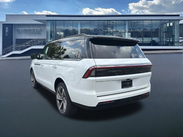 New 2027 Lincoln Navigator Black Label w/ Black Label Special Edition AWD/4WD image 5