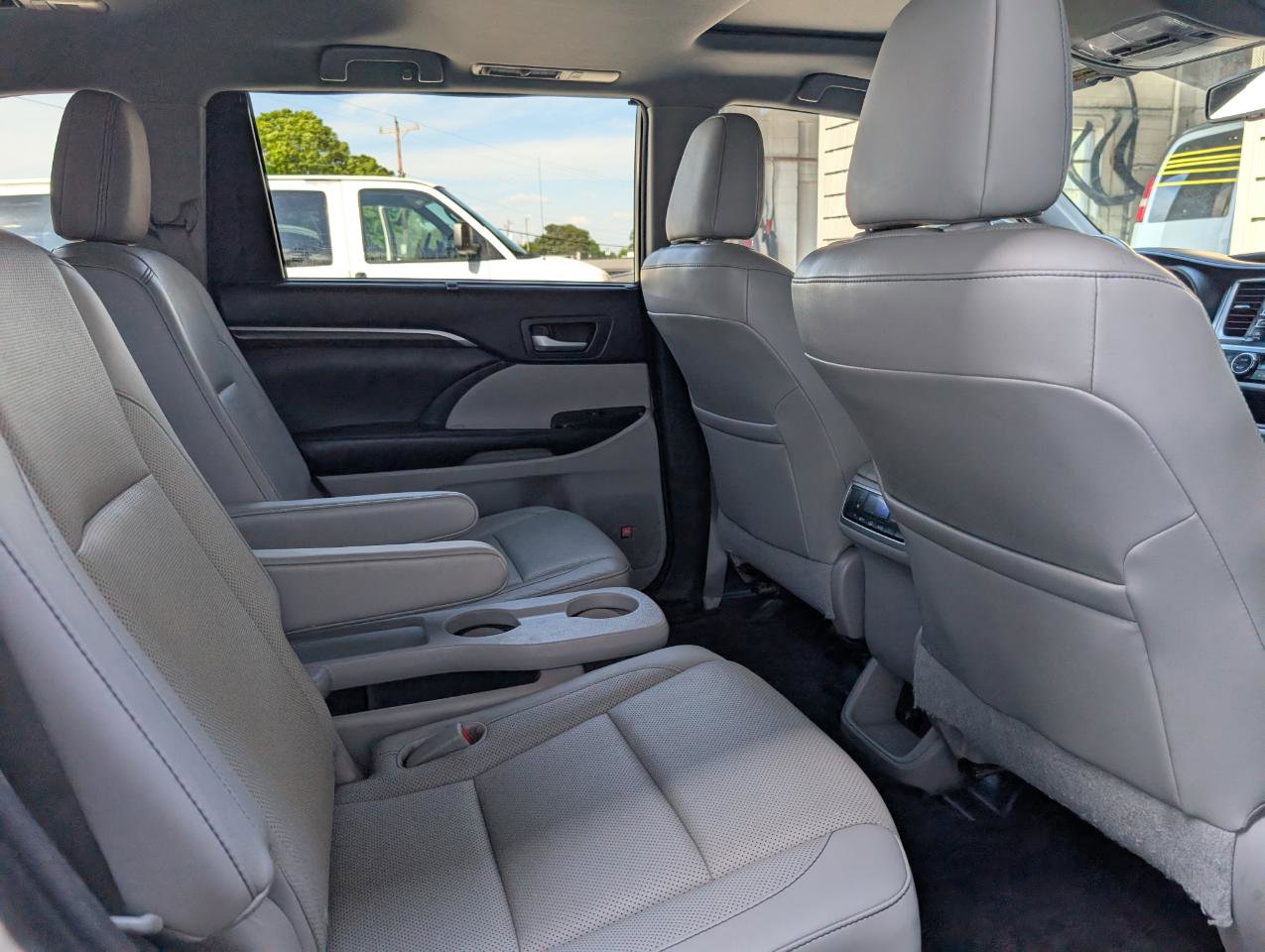Used 2015 Toyota Highlander Limited FWD image 21