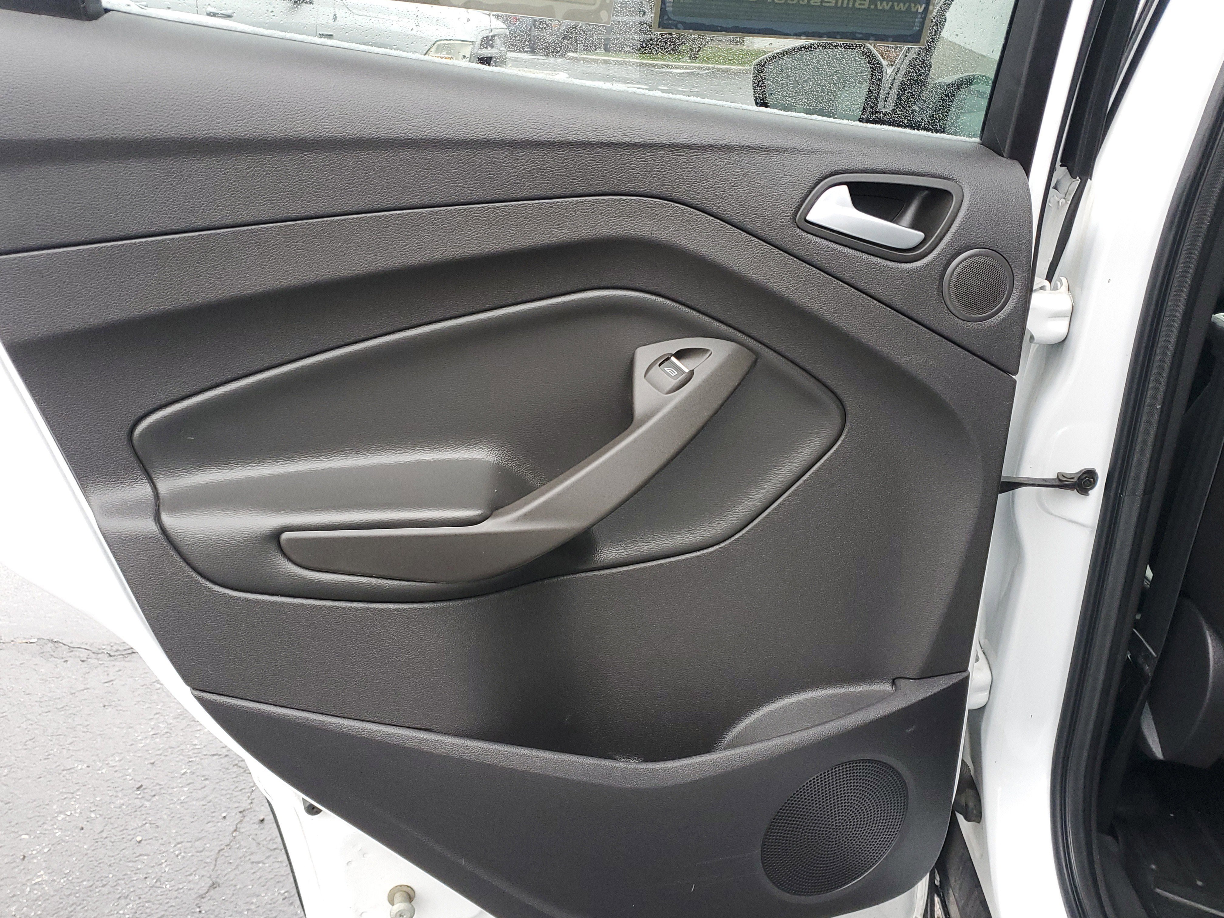 Used 2017 Ford Escape SE w/ SE Leather Comfort Package image 8