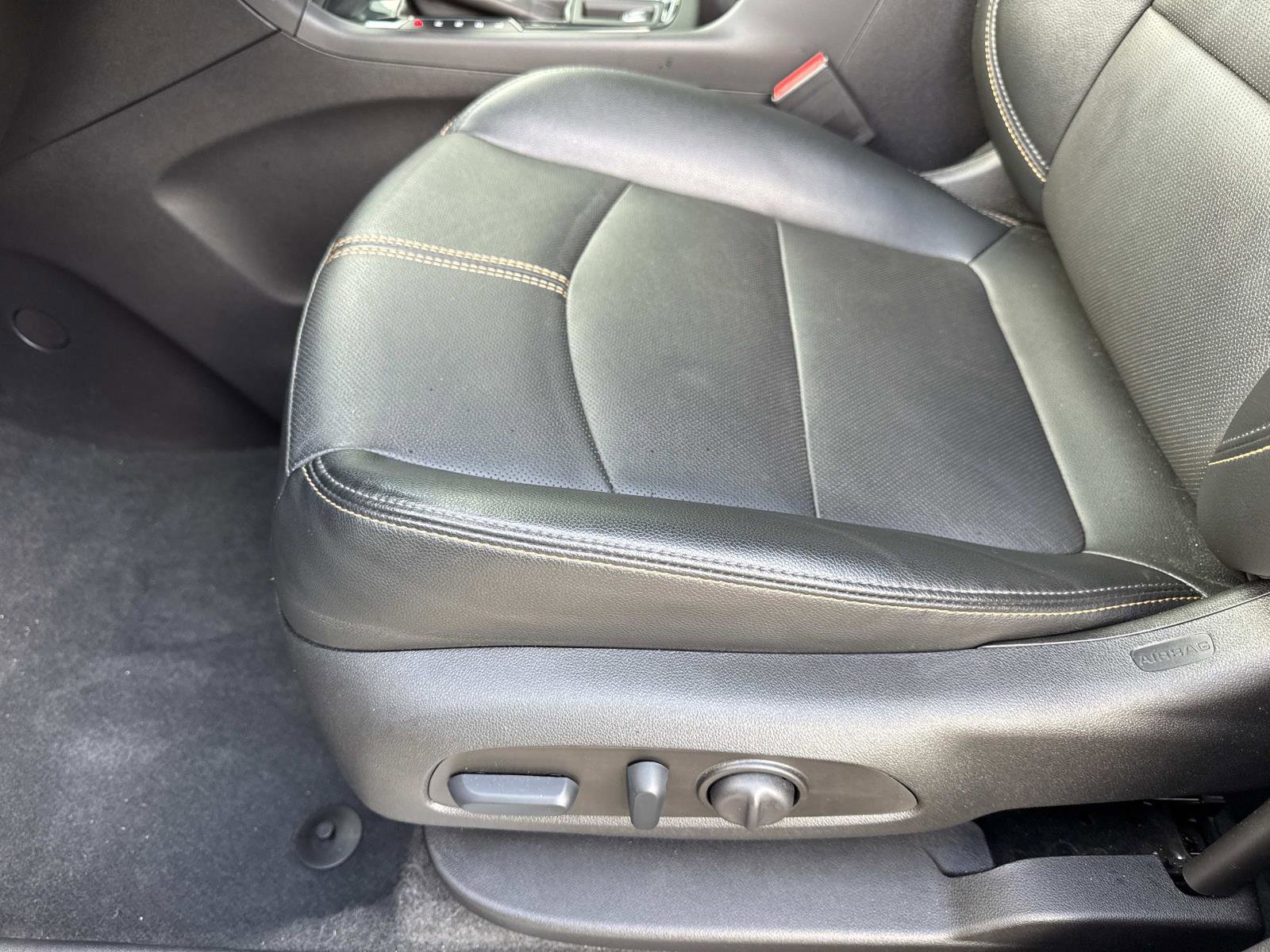 Used 2023 Chevrolet Equinox Premier FWD image 20