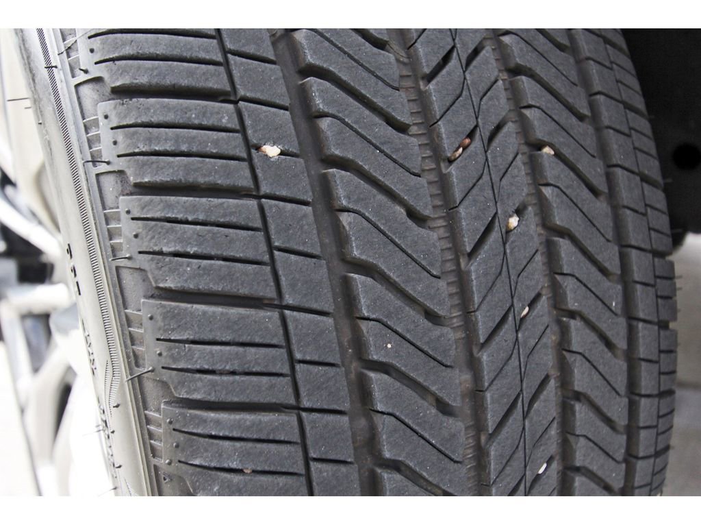 Certified 2025 Cadillac Escalade ESV Premium Luxury w/ Touring Package image 32