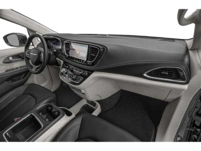 Used 2024 Chrysler Pacifica Premium FWD image 18