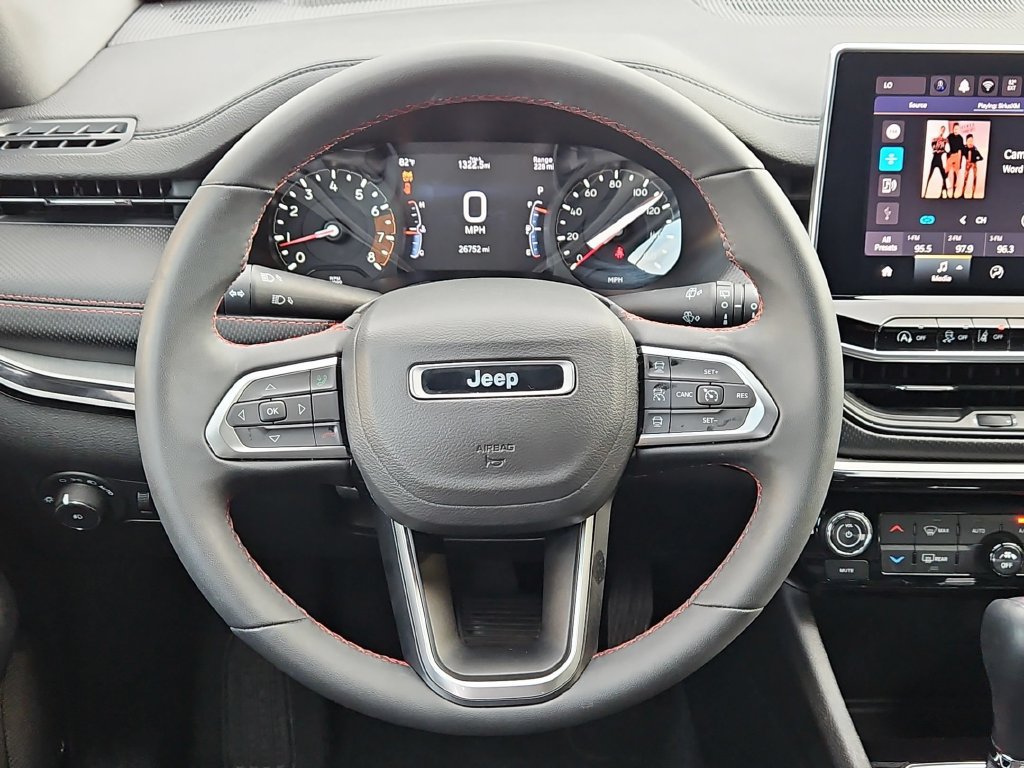 Used 2025 Jeep Compass Trailhawk AWD/4WD image 20