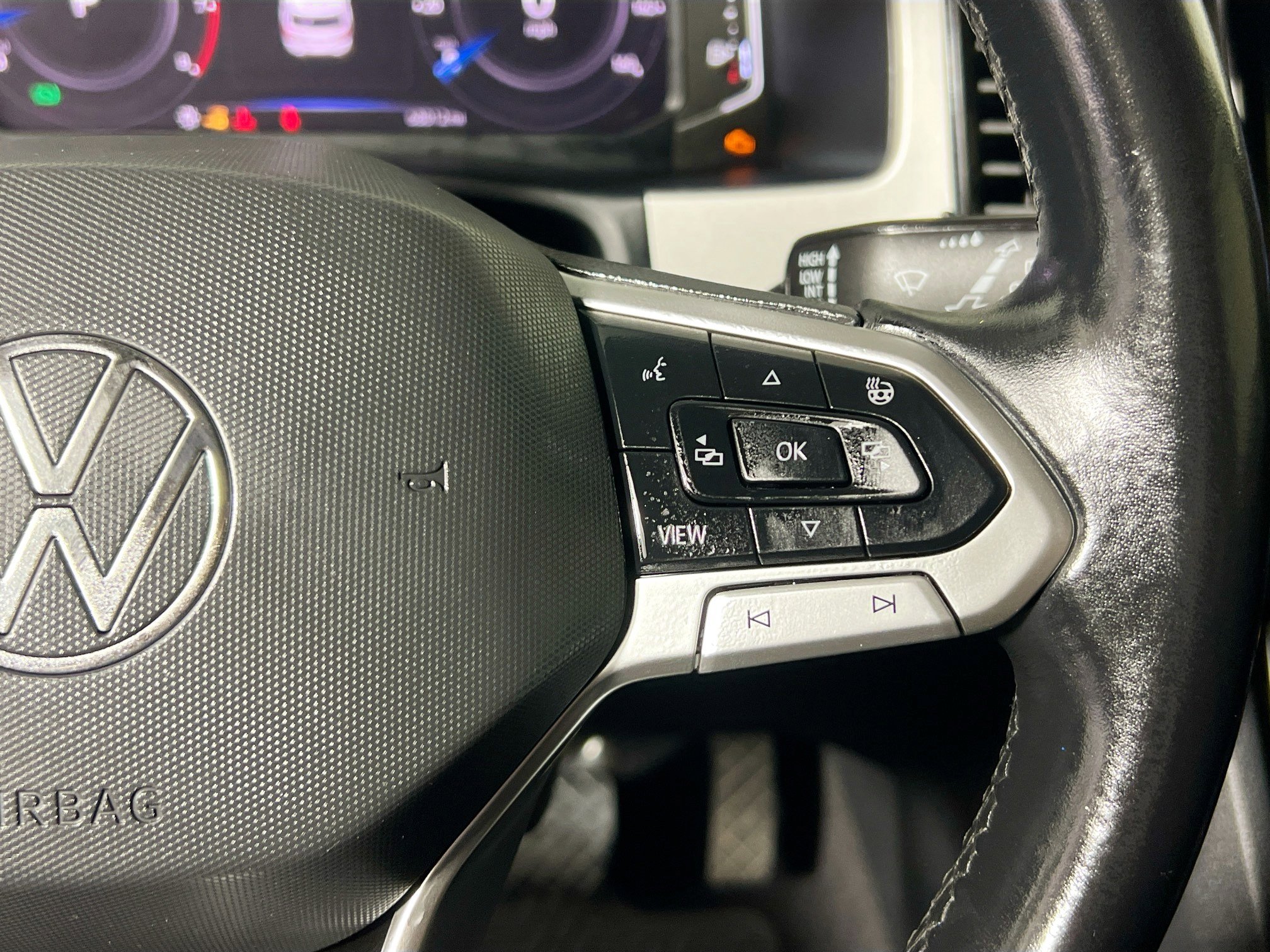 Used 2020 Volkswagen Atlas Cross Sport SEL image 19