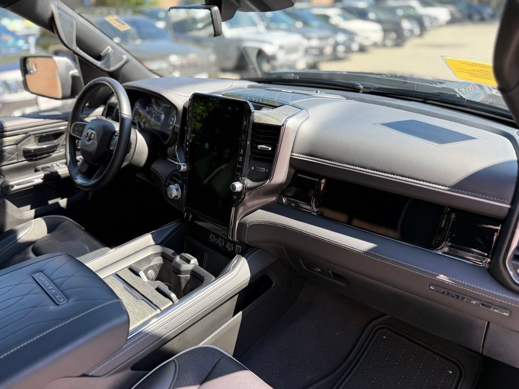 Used 2025 RAM 1500 Limited AWD/4WD image 17