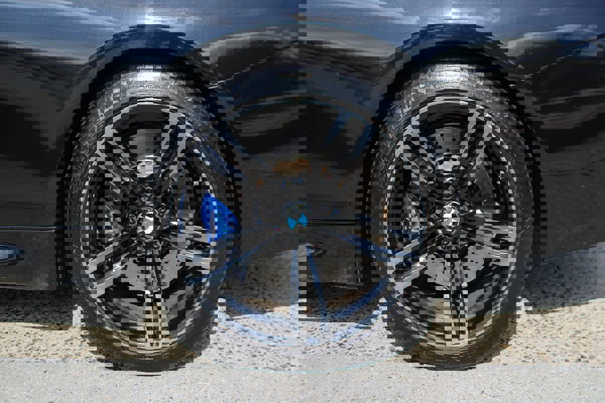 Used 2015 BMW M4 Convertible image 19