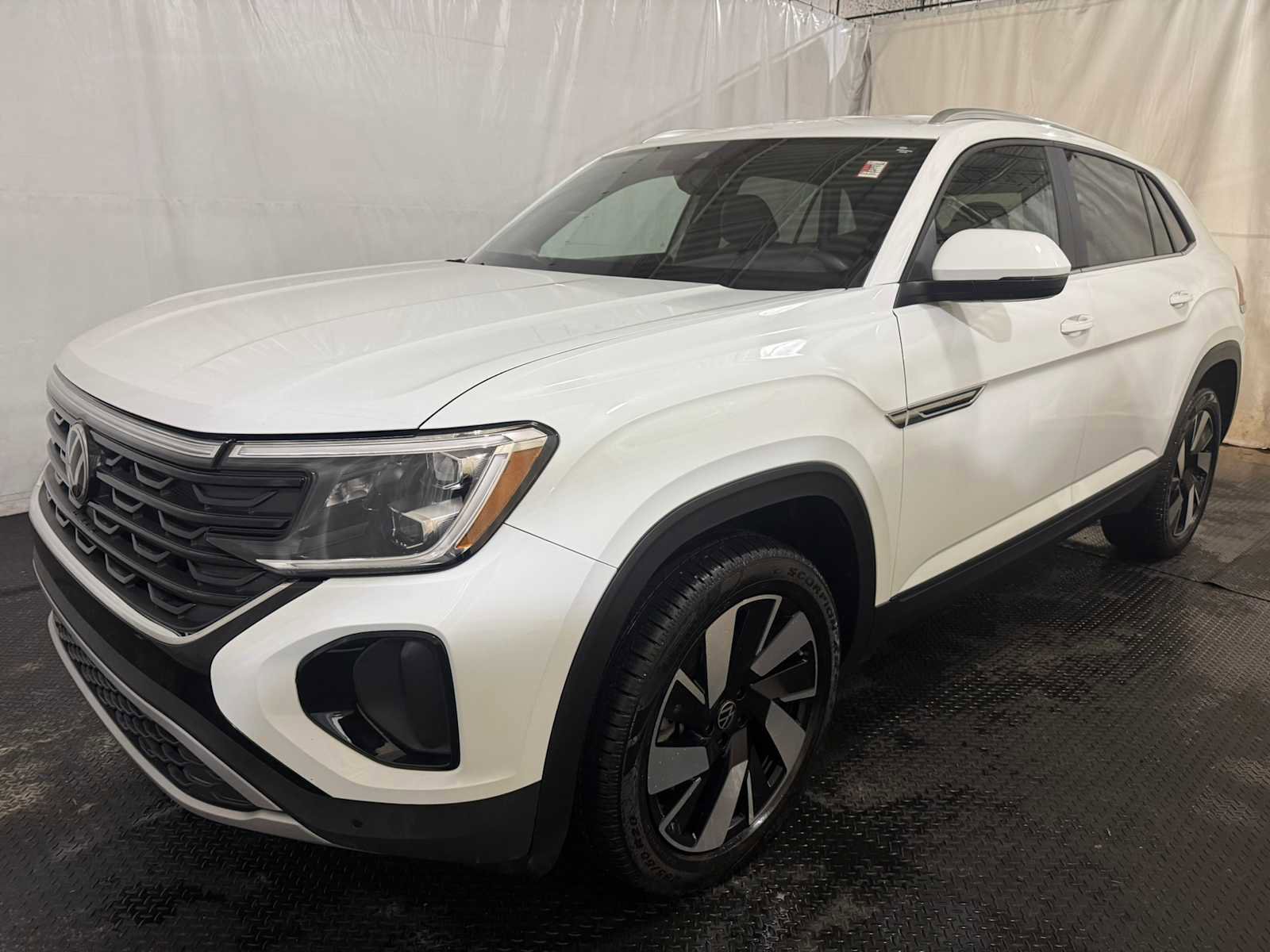 Certified 2024 Volkswagen Atlas Cross Sport SE image 6