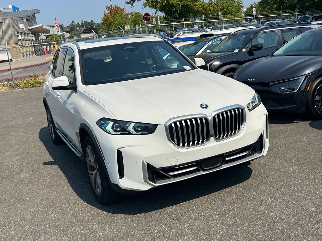 Used 2024 BMW X5 xDrive50e AWD/4WD image 5