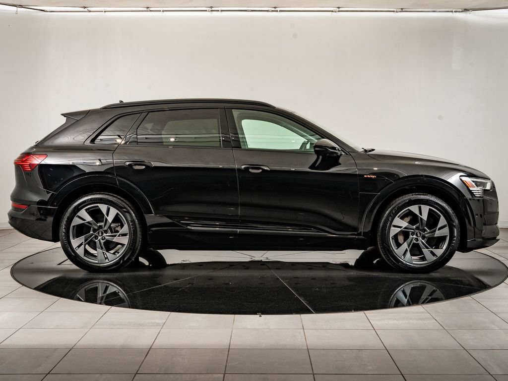 Used 2021 Audi e-tron Premium w/ Convenience Plus Package AWD/4WD image 11
