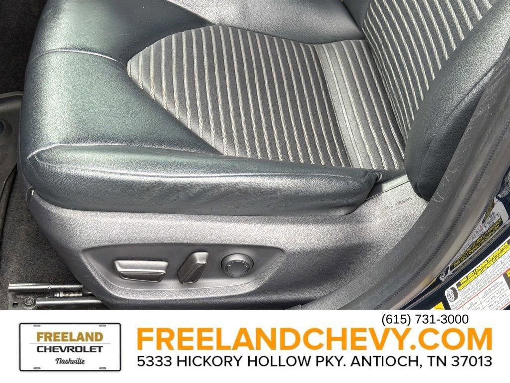 Used 2019 Toyota Camry SE image 23