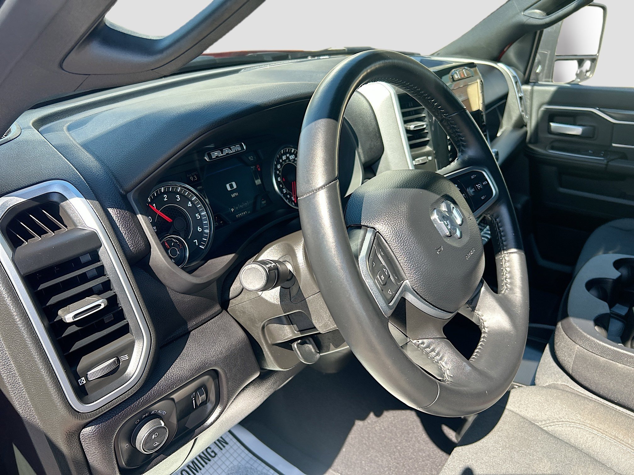 Used 2024 RAM 2500 Big Horn w/ Safety Group image 9