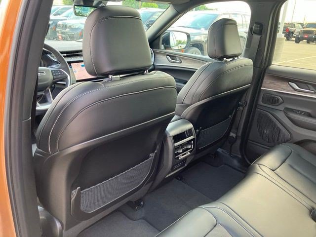 New 2026 Jeep Grand Cherokee Limited w/ Luxury Tech Group II AWD/4WD image 25