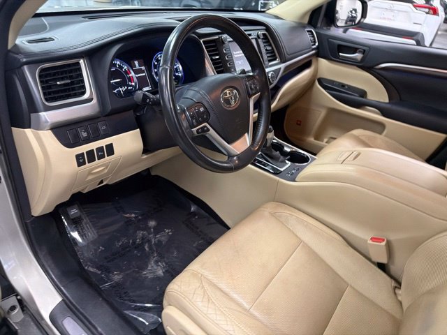 Used 2015 Toyota Highlander Limited AWD/4WD image 17