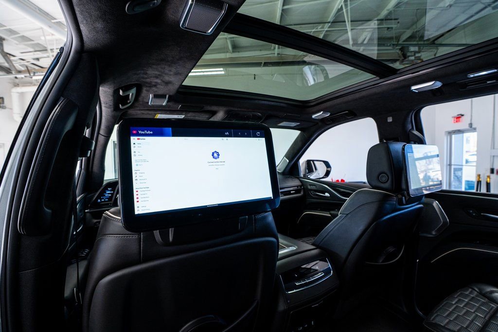 Used 2023 Cadillac Escalade ESV V image 56