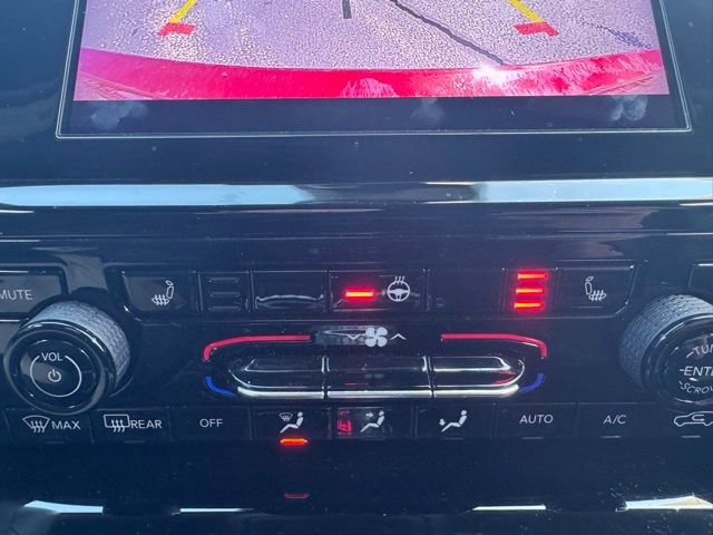 Used 2023 Jeep Grand Cherokee L Laredo image 27