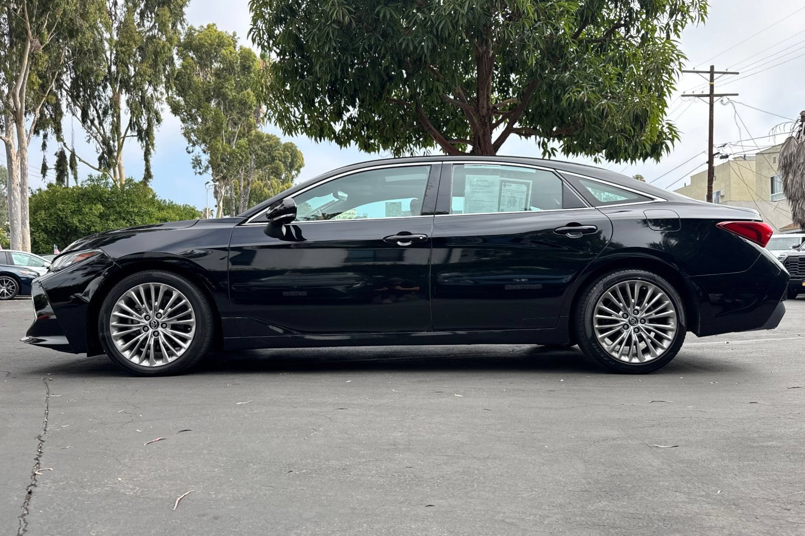 Used 2019 Toyota Avalon Limited w/ Advanced Safety Package FWD image 7