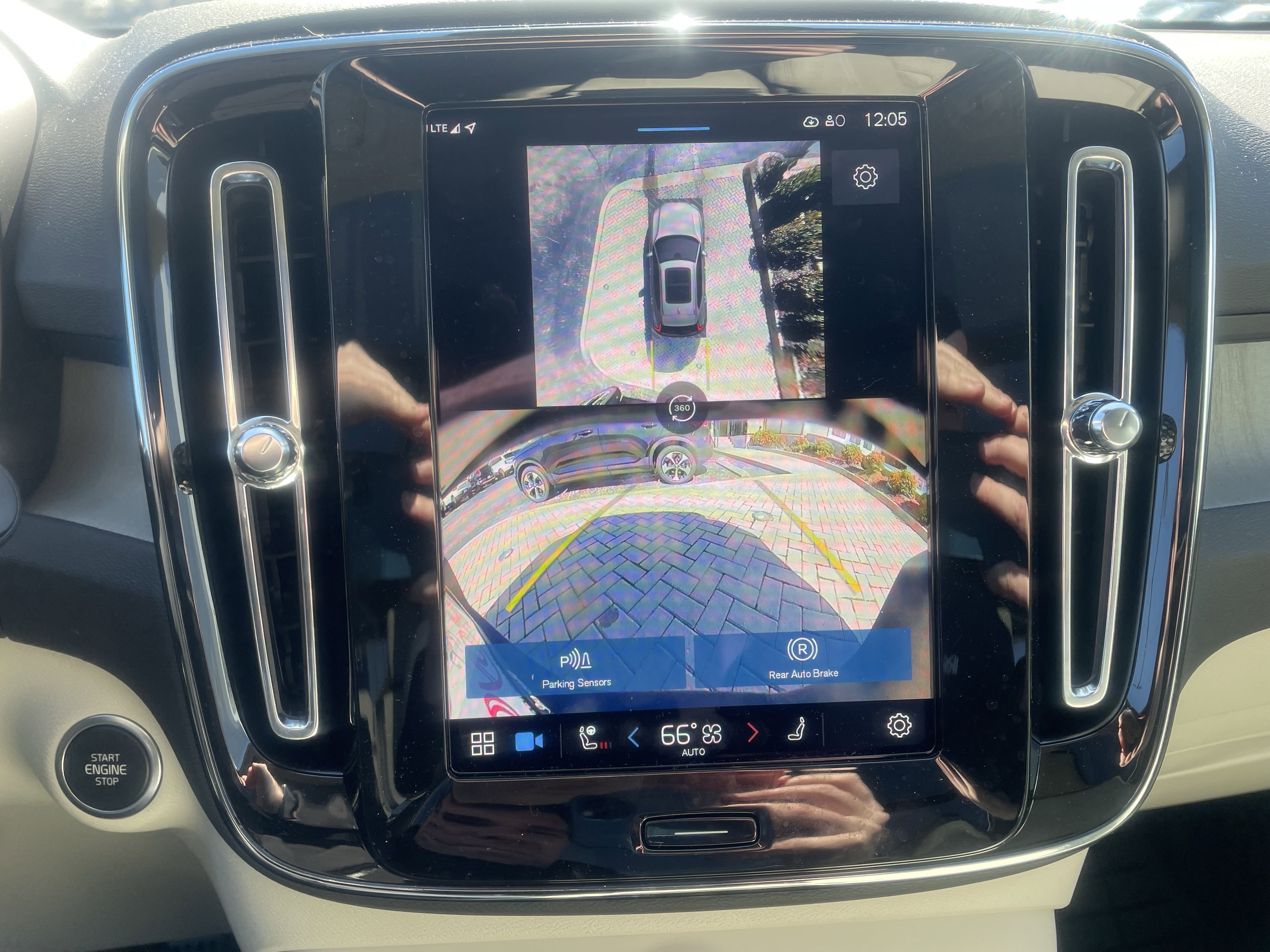 New 2025 Volvo XC40 B5 Plus w/ Protection Package Premier image 19