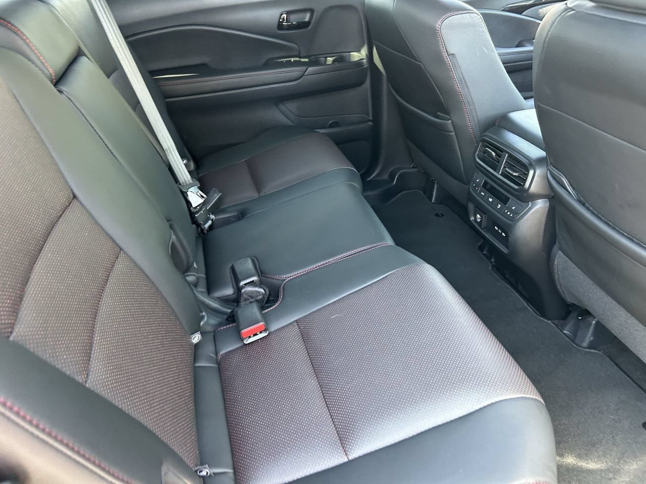 Used 2025 Honda Passport Black Edition image 14