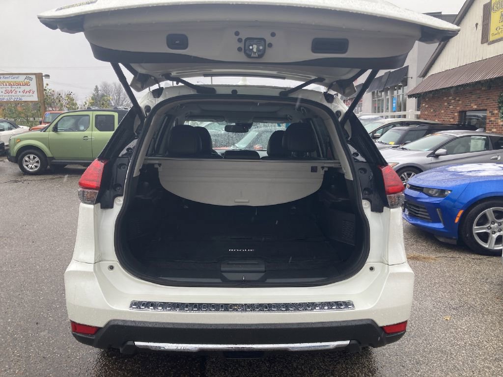 Used 2017 Nissan Rogue SL w/ SL Premium Package image 5