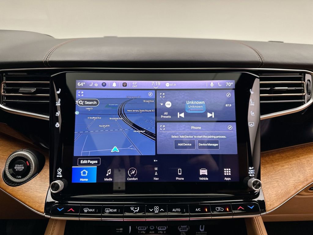 Used 2022 Jeep Grand Wagoneer Series III w/ Rear Seat Video Group 1 AWD/4WD image 28