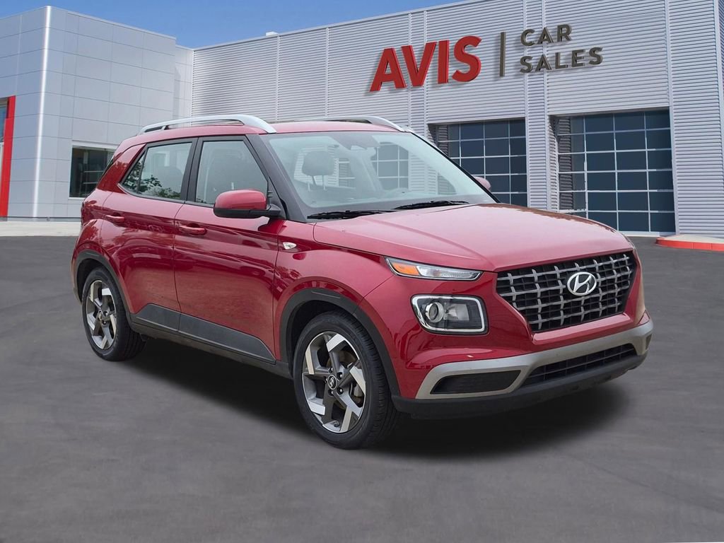 Used 2025 Hyundai Venue SEL FWD image 3