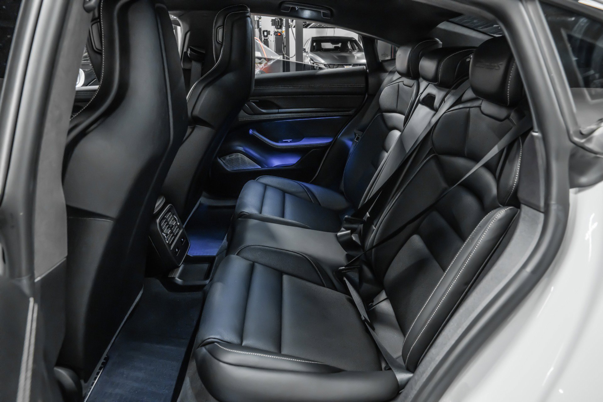 Used 2022 Porsche Taycan Turbo S image 25