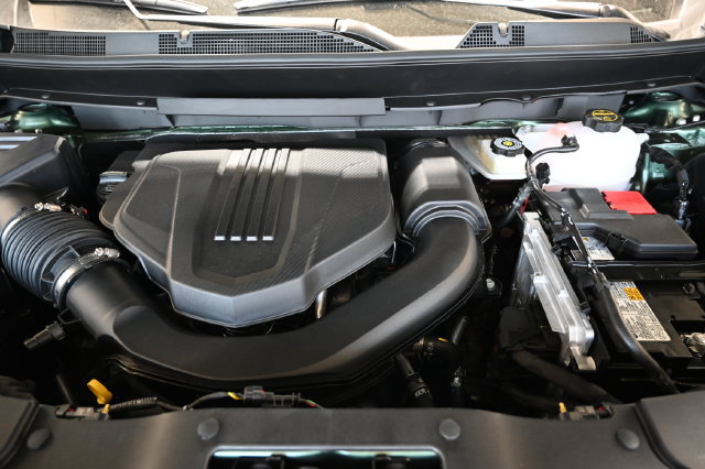New 2027 Chevrolet Traverse RS w/ LPO, Floor Liner Package AWD/4WD image 35