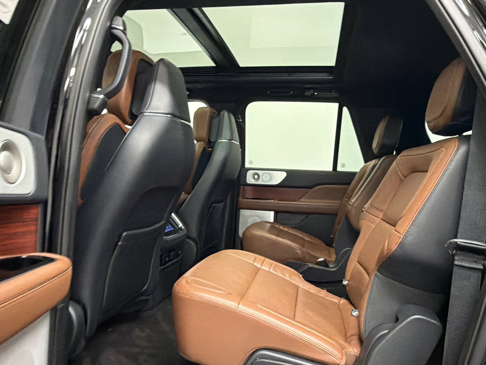 Certified 2023 Lincoln Navigator L Reserve AWD/4WD image 23
