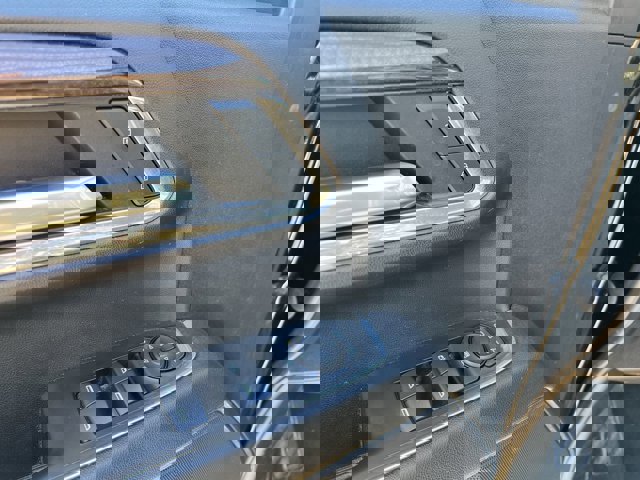 Used 2023 Chevrolet Silverado 1500 LT image 24